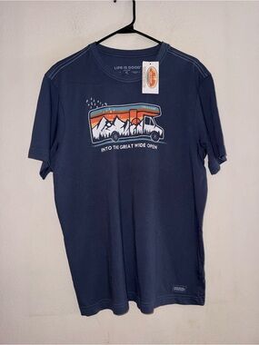 Men’s Life is Good Graphic Tee